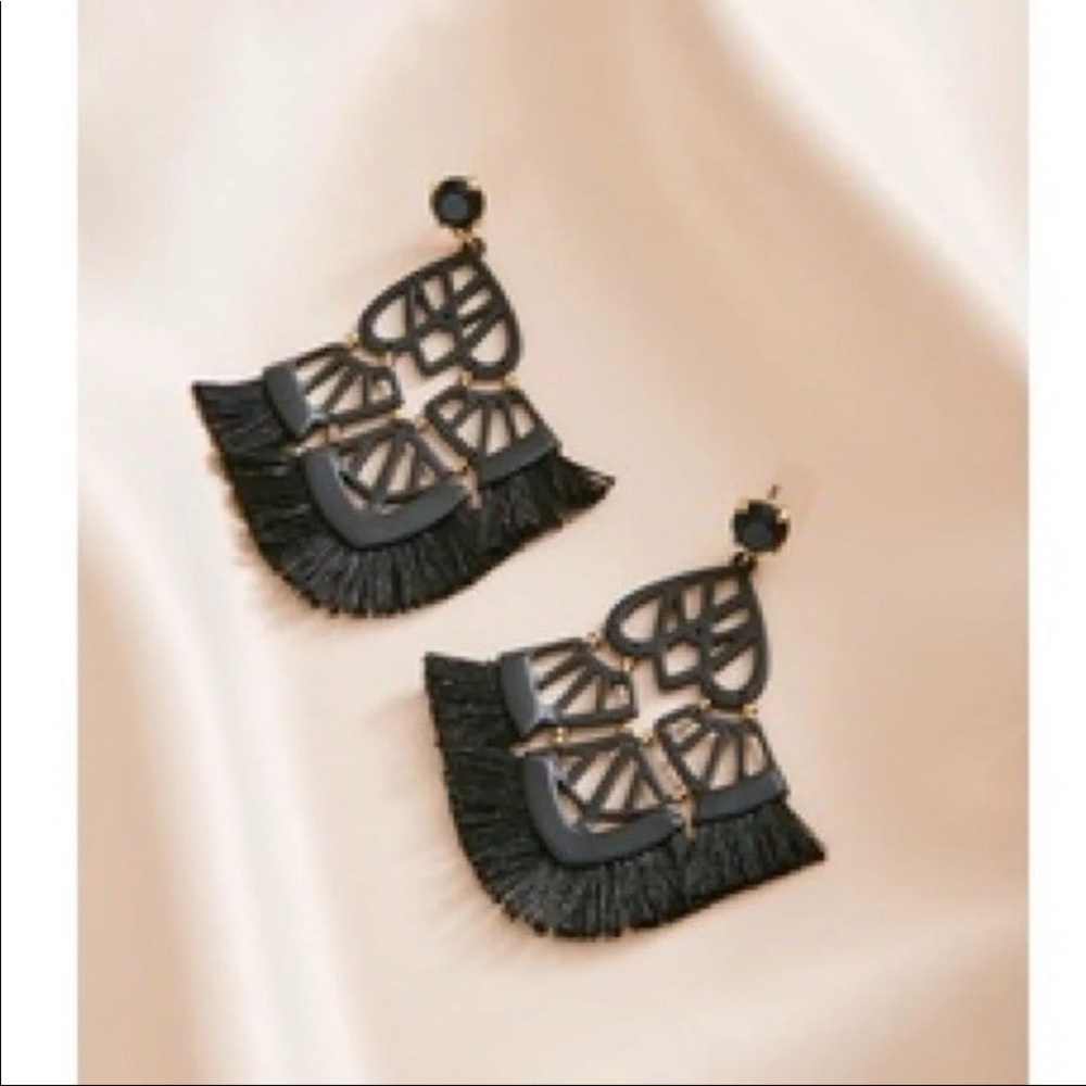 Stella and dot Alexandria Earrings Black